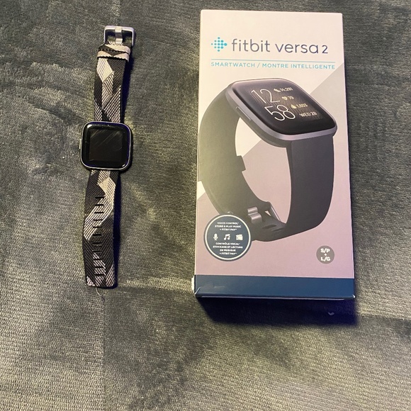 Versa 2 Fitbit - Picture 1 of 4